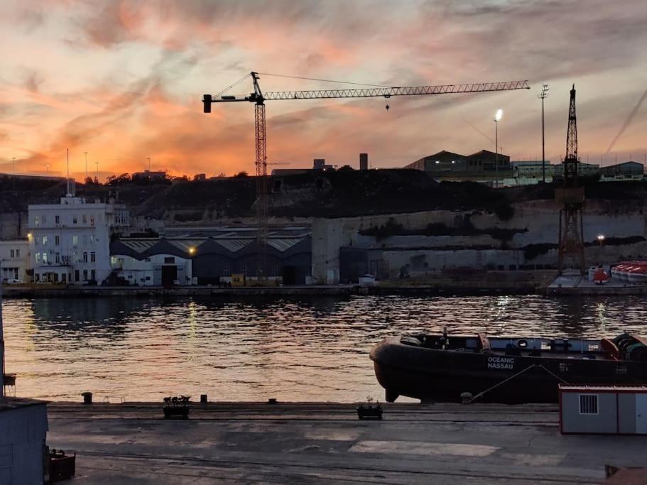 Crew 2 Savynomad Harbour Residences Wow Views Cospicua Exteriér fotografie